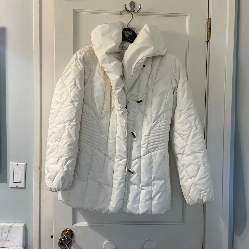 Larry Levine Down White puffer Jacket. Size XS High Collar - Picture 10 of 11